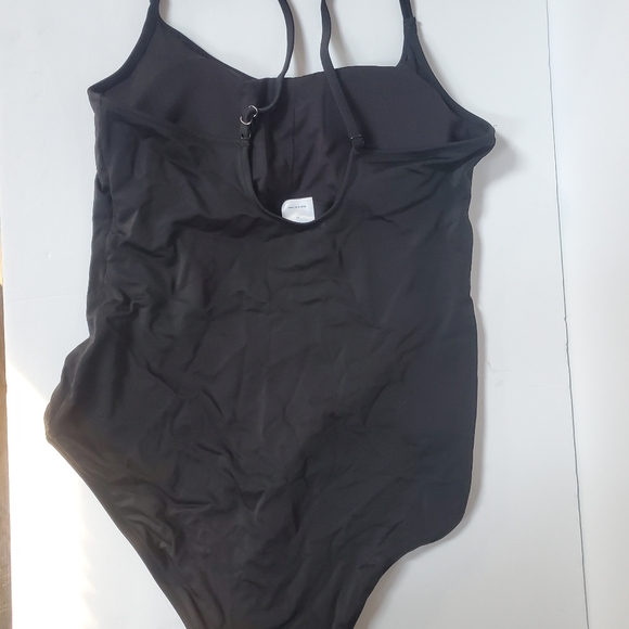 NWT Women's Med Black thin stripe one piece swimsuit good coverage SPF 50 - Picture 8 of 9